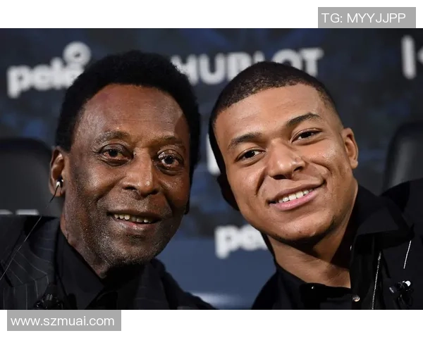 全球足球巨星同框全景图展现足坛荣耀时刻与激情风采 全球足球巨星同框全景图展现足坛荣耀时刻与激情风采