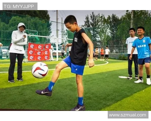趣味十足的变身球星足球视频带你体验绿茵场上的炫酷时刻 趣味十足的变身球星足球视频带你体验绿茵场上的炫酷时刻